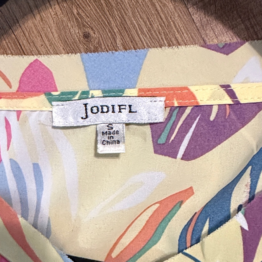JODIFL Multicolor Leaf Pattern Top - image 2